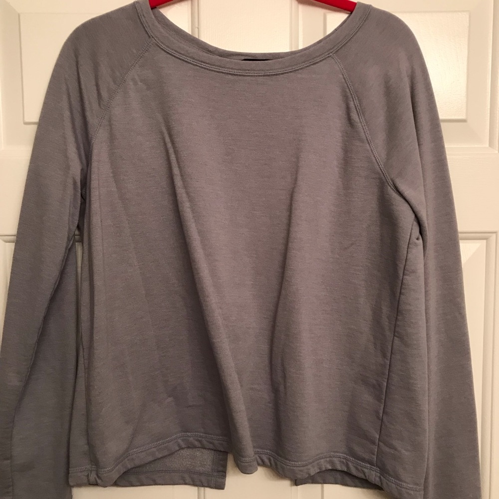 Women’s GAP crewneck sweatshirt